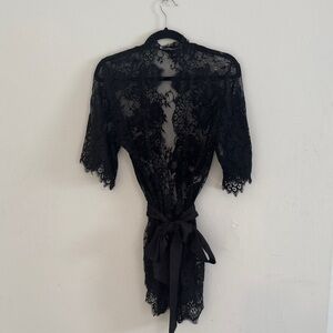 Girl & a Serious Dream Black Lace Robe